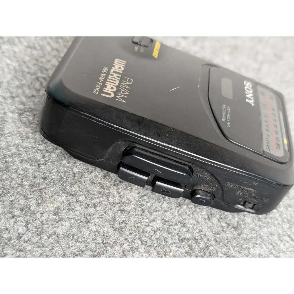 Sony Walkman FM/AM WM-FX103 Radio Cassette Player Mega Base Anti-Rolling‎ Black